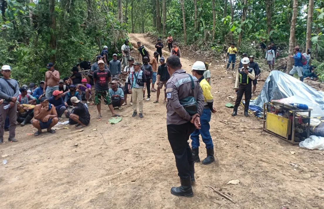 Polemik Lahan Tambang Gunung Tumpang Pitu, Warga Menambang di Wilayah PT BSI yang Klaim Punya Hak Pengelolaan